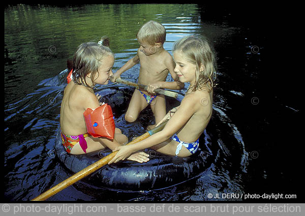 enfants dans la rivire - children in the river